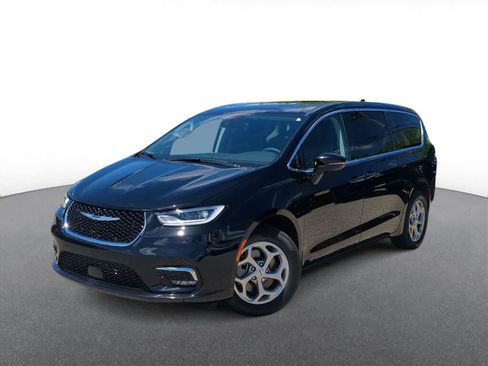 Used 2024 Chrysler Pacifica Limited w/ Trailer Tow Group AWD/4WD image 1