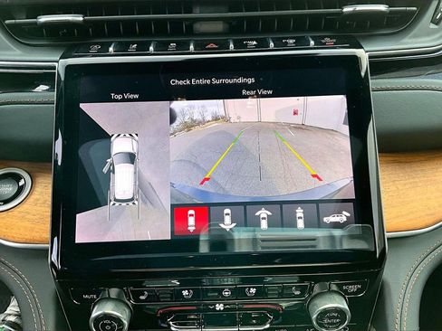 Used 2023 Jeep Grand Cherokee L Summit image 14