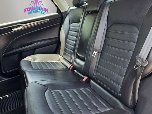 Used 2014 Ford Fusion SE w/ Equipment Group 202A FWD image 17