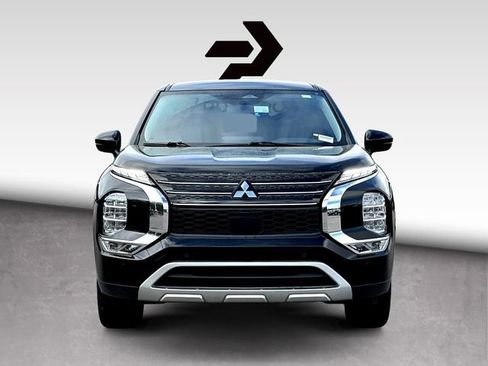 Used 2024 Mitsubishi Outlander SE Black Edition image 3