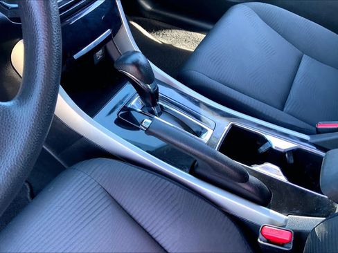 Used 2017 Honda Accord LX image 14