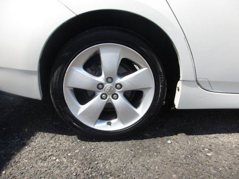Used 2010 Toyota Prius Five w/ Advanced Technology Pkg FWD image 11