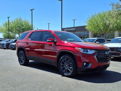 Used 2021 Chevrolet Traverse RS w/ LPO, Floor Liner Package FWD image 8