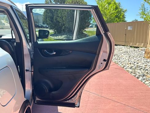 Used 2017 Nissan Rogue Sport SL w/ SL Premium Package AWD/4WD image 22