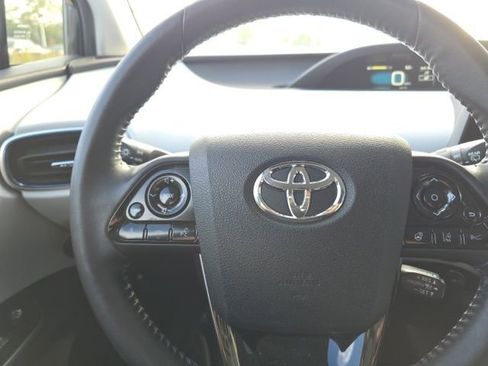 Used 2019 Toyota Prius L Eco image 14