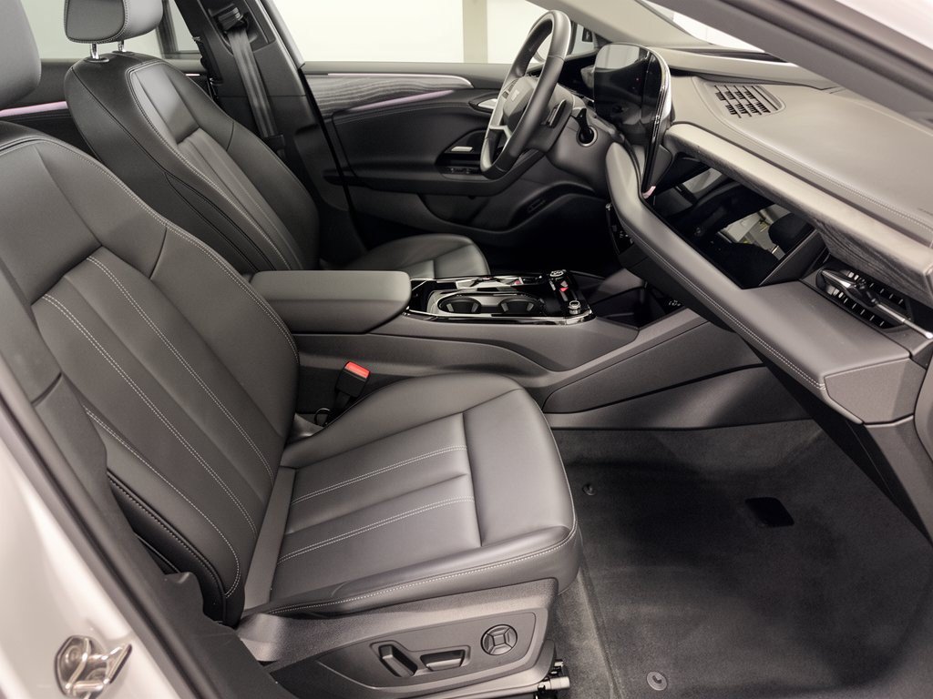 Used 2025 Audi A6 e-tron Premium Plus w/ Premium Plus RWD image 30