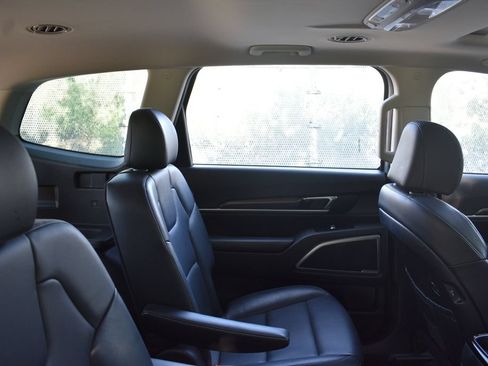 Used 2025 Kia Telluride S FWD image 23