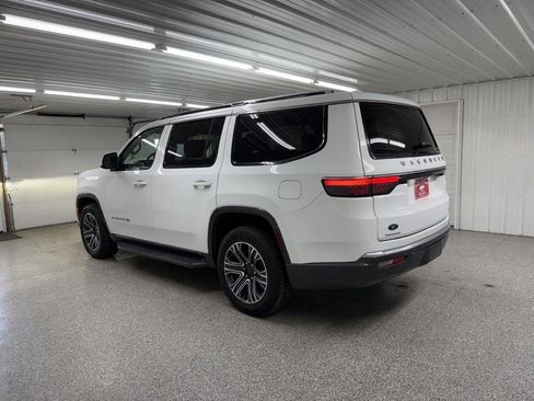 Used 2022 Jeep Wagoneer Series III image 4