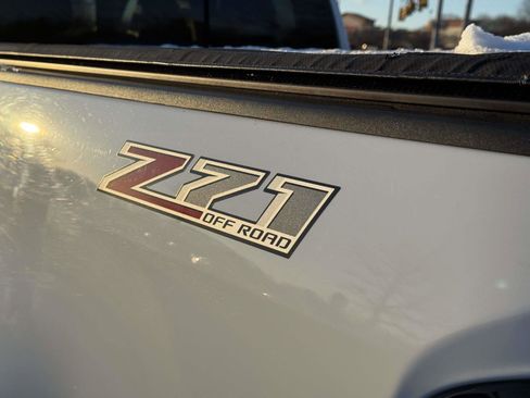 Used 2017 Chevrolet Colorado Z71 image 12