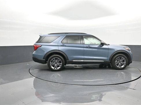 New 2025 Ford Explorer Active w/ Active Comfort Package image 8
