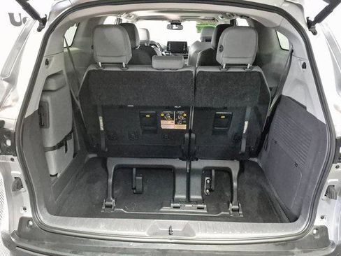 Certified 2024 Toyota Sienna XLE image 9