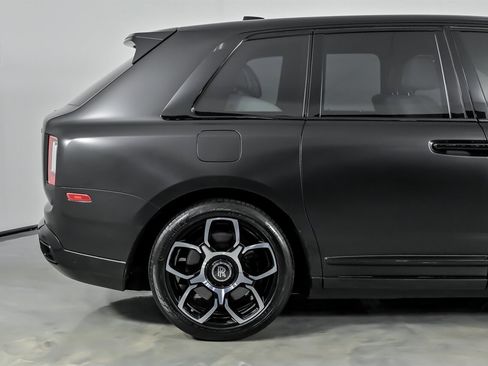 Used 2019 Rolls-Royce Cullinan image 13