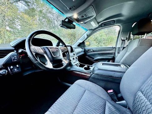 Used 2017 GMC Yukon SLE w/ SLE Value Package image 11