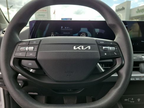 Used 2025 Kia K4 FWD image 18