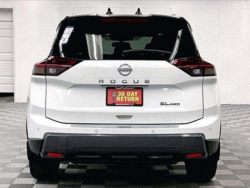 New 2025 Nissan Rogue SL w/ Tech Package image 4
