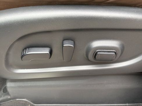 Used 2021 Nissan Titan Platinum Reserve w/ Moonroof Package image 25