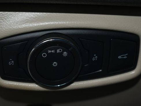 Used 2016 Lincoln MKZ Hybrid image 17