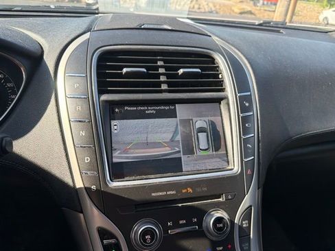 Used 2017 Lincoln MKX Reserve w/ Driver Assistance Package AWD/4WD image 13