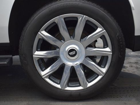 Used 2023 Cadillac Escalade ESV Premium Luxury Platinum w/ Heavy-Duty Trailer Package image 9