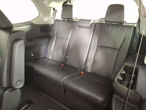 Used 2024 Toyota Grand Highlander AWD image 14