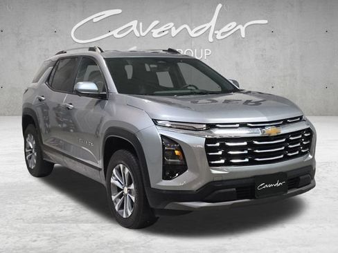 Used 2025 Chevrolet Equinox LT w/ Convenience Package II FWD image 2