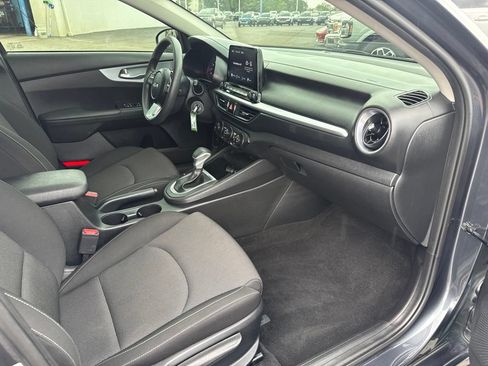 Used 2023 Kia Forte LXS FWD image 31