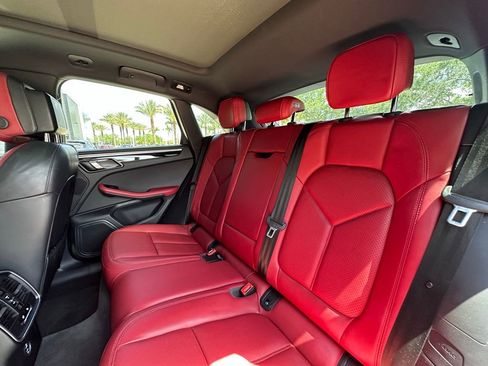 Certified 2023 Porsche Macan image 37