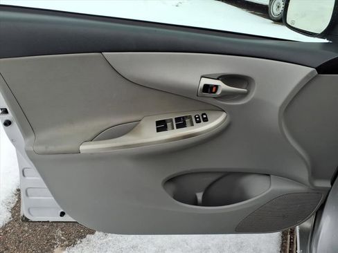 Used 2011 Toyota Corolla image 13