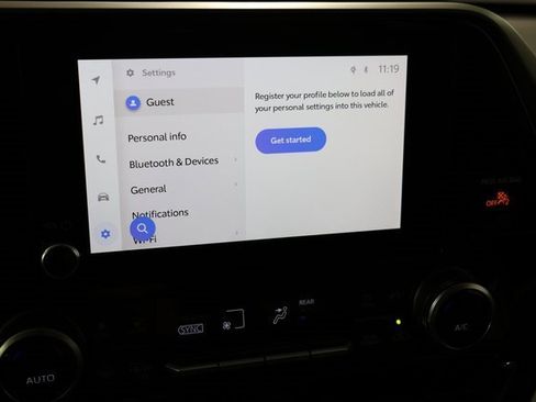 Used 2025 Toyota Highlander LE image 16