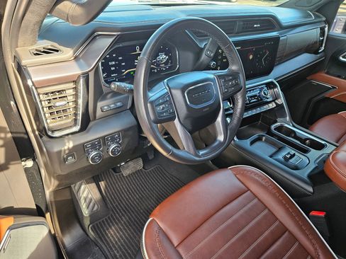 Used 2025 GMC Sierra 2500 Denali Ultimate image 14