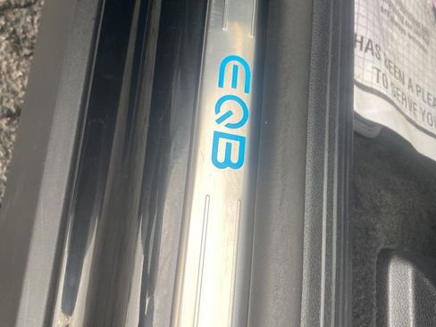 Used 2023 Mercedes-Benz EQB 300 4MATIC image 48