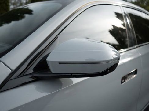 Used 2023 BMW 760i xDrive w/ Executive Package image 16