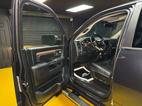 Used 2018 RAM 1500 Laramie w/ Convenience Group image 30