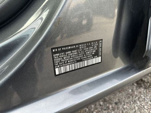 Used 2025 Volkswagen Jetta SE image 28