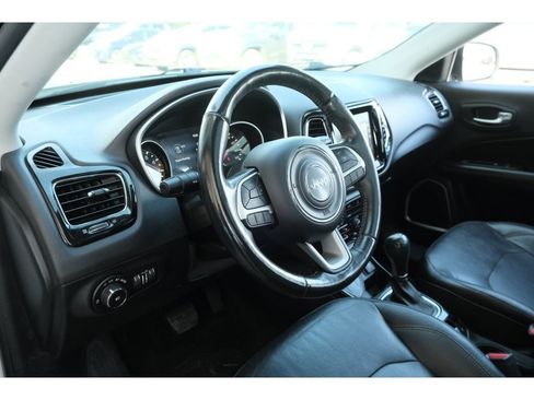 Used 2018 Jeep Compass Limited w/ Navigation Group AWD/4WD image 9