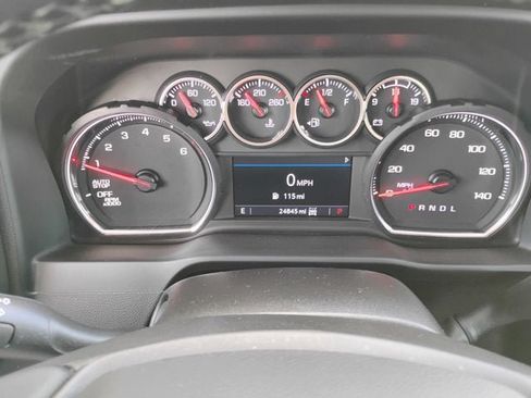 Used 2022 Chevrolet Silverado 1500 LT AWD/4WD image 12