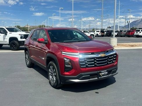 Used 2026 Chevrolet Equinox LT AWD/4WD image 10