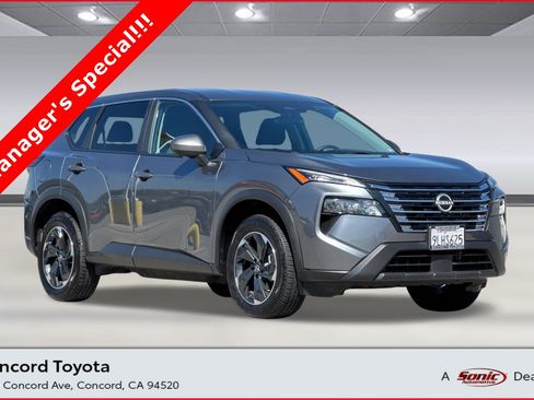 Used 2024 Nissan Rogue SV image 1
