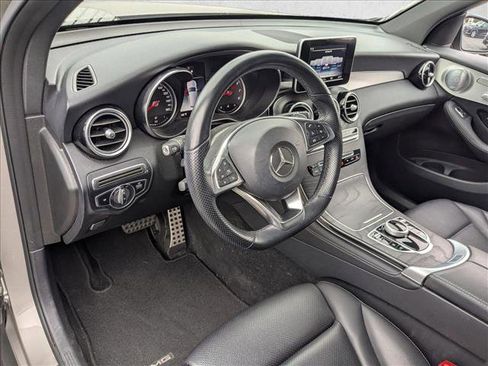 Used 2019 Mercedes-Benz GLC 300 image 9