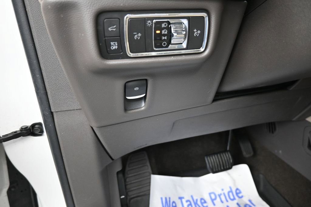 Used 2021 Lincoln Nautilus Reserve AWD/4WD image 27