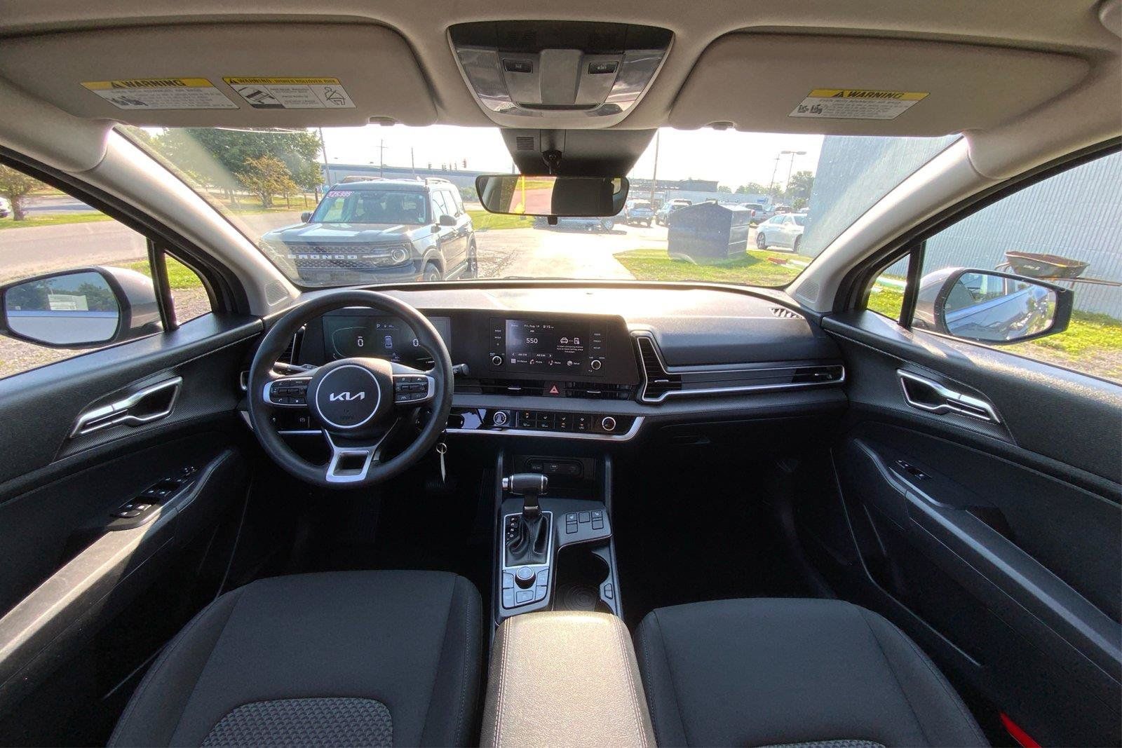 Used 2024 Kia Sportage LX AWD/4WD image 30