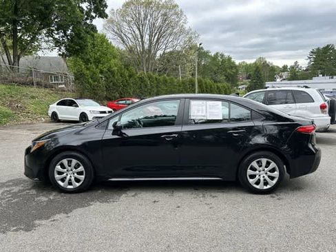 Used 2024 Toyota Corolla LE FWD image 2