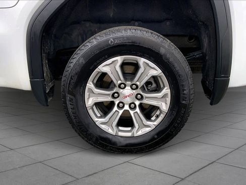 Used 2025 GMC Sierra 1500 SLT image 10