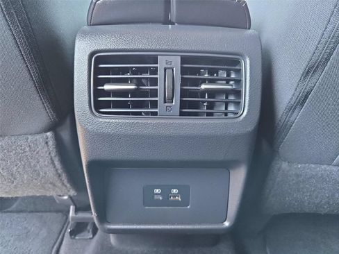 Used 2021 Nissan Rogue SV FWD image 13