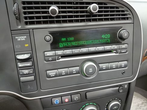 Used 2010 Saab 9-3 2.0T FWD image 28