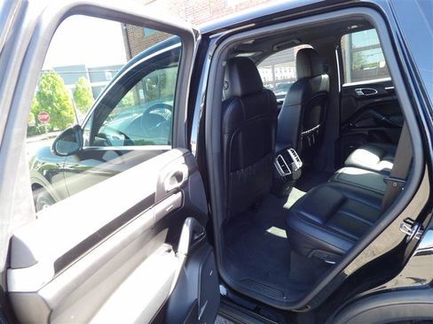 Used 2016 Porsche Cayenne image 12