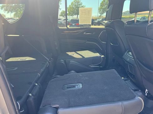 Used 2023 Cadillac Escalade ESV Premium Luxury AWD/4WD image 20