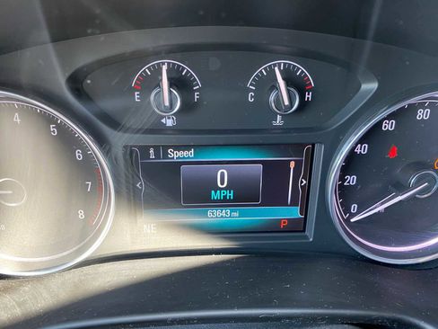Used 2018 Buick Enclave Essence AWD/4WD image 9