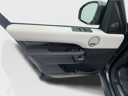 Used 2025 Land Rover Discovery S AWD/4WD image 16