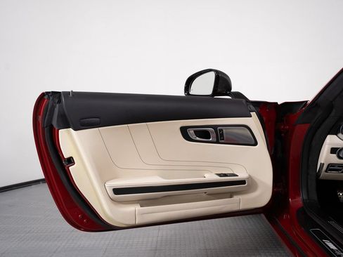 Used 2012 Mercedes-Benz SLS AMG Roadster image 14